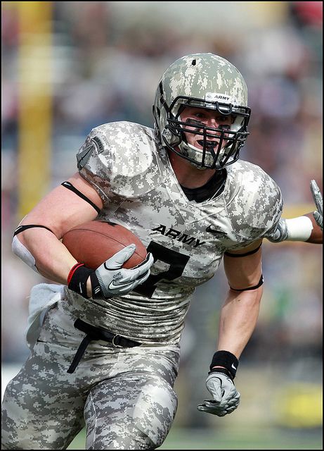 armyfootball2.jpg