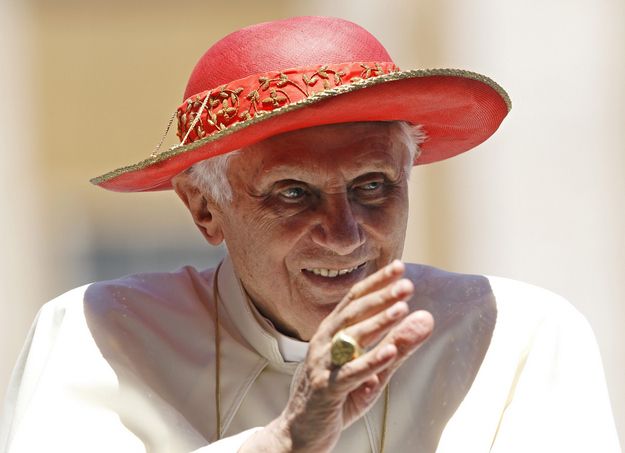 Pope Benedict to Resign