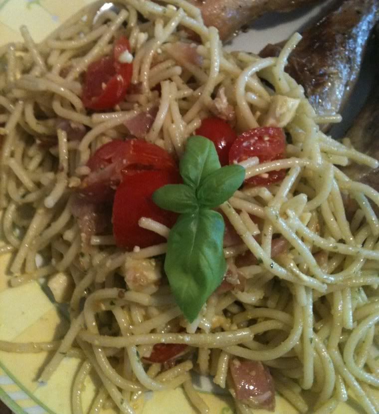 Spaghettisalat mit Pesto Spaghettisalat mit Pesto