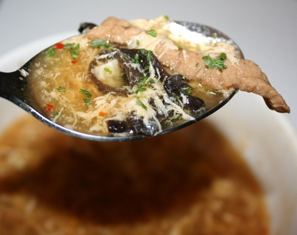 Chinesische Suppe sauerscharf Chinesische Suppe sauerscharf